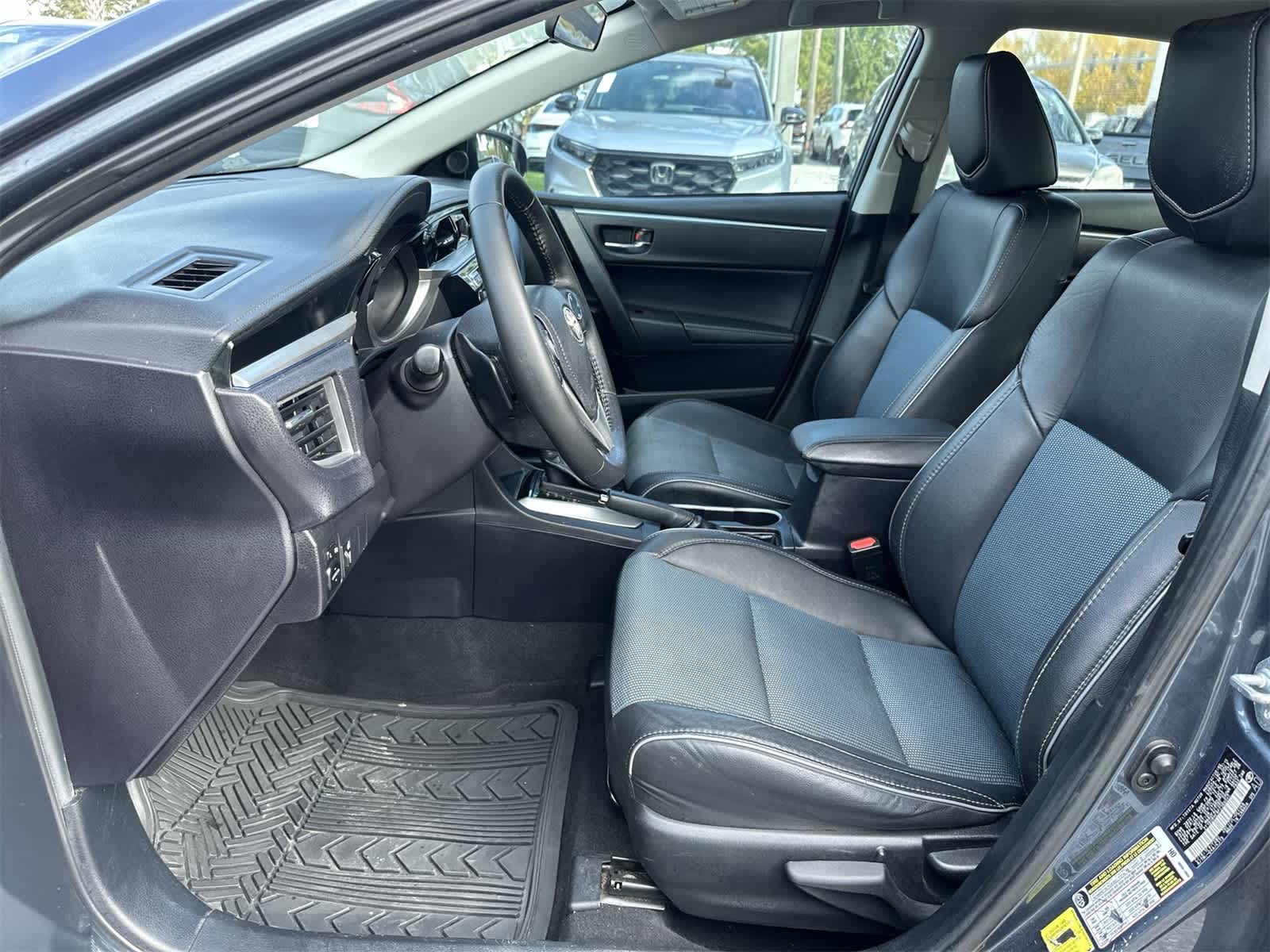 Thumbnail: 2015 Toyota Corolla - 13