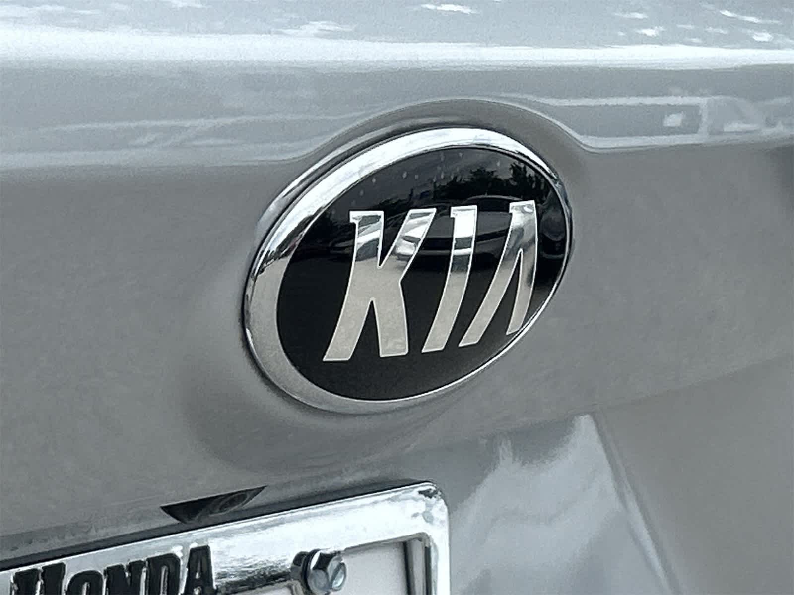 2021 Kia Sorento S 10
