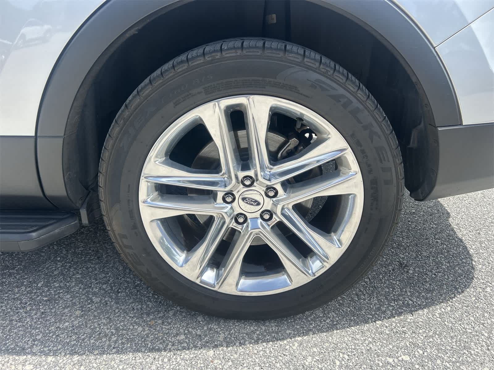 2017 Ford Explorer XLT 12