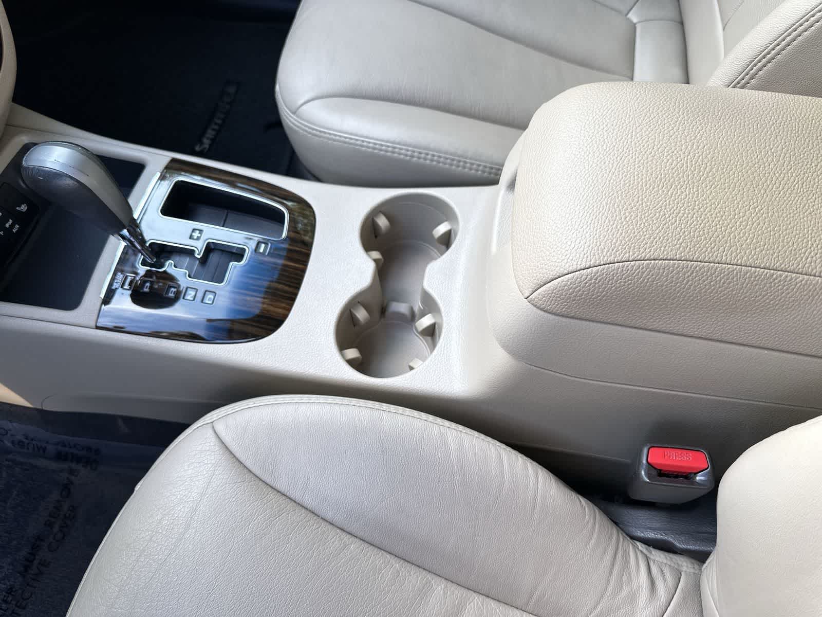 Thumbnail: 2011 Hyundai Santa Fe - 19