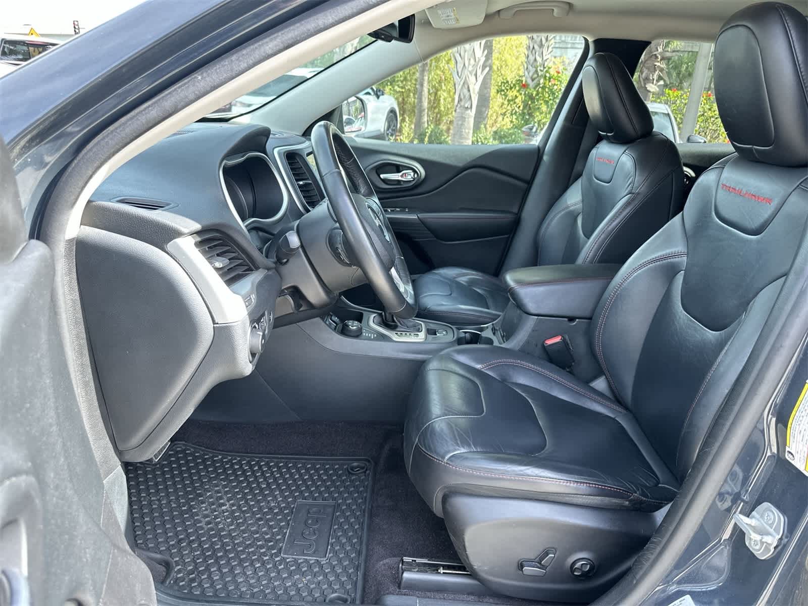 Thumbnail: 2016 Jeep Cherokee - 13