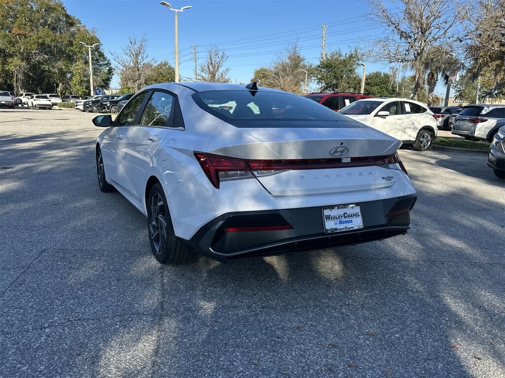 Used 2025 Hyundai Elantra SEL Convenience Sedan