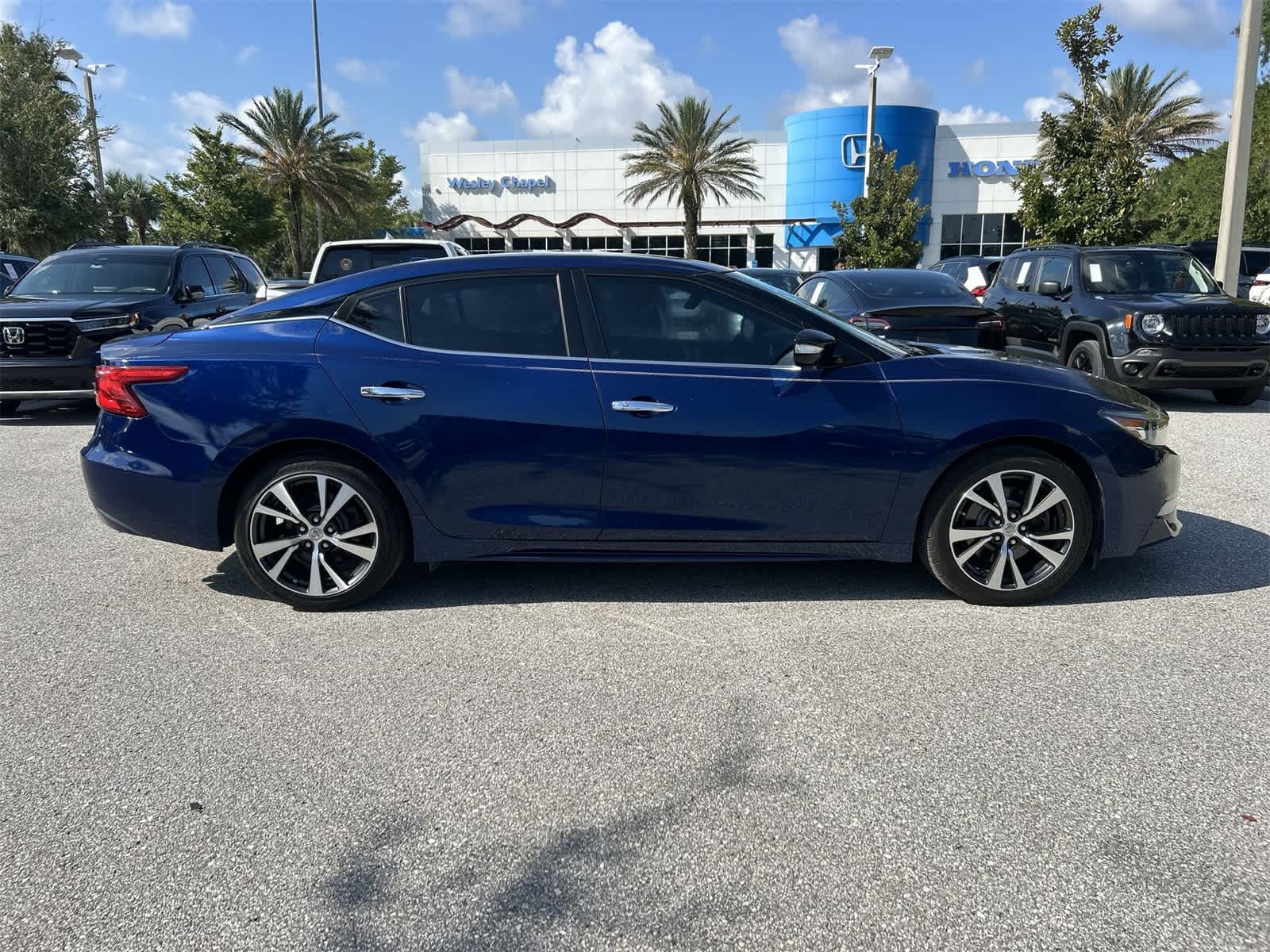 Thumbnail: 2017 Nissan Maxima - 7
