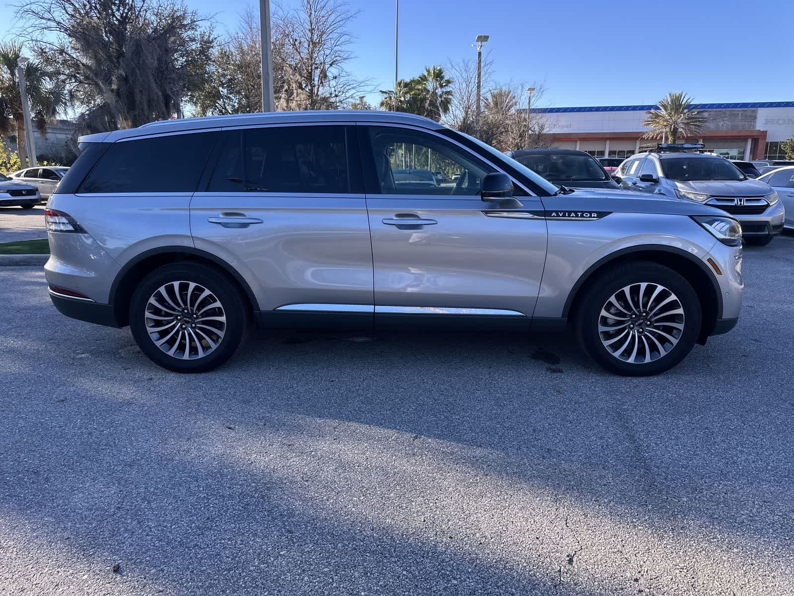 Thumbnail: 2020 Lincoln Aviator - 7