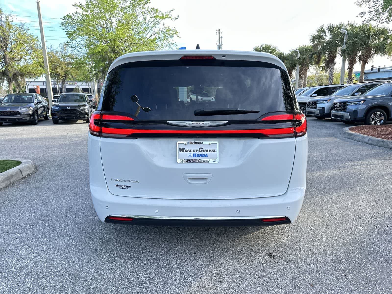 Thumbnail: 2024 Chrysler Pacifica - 5