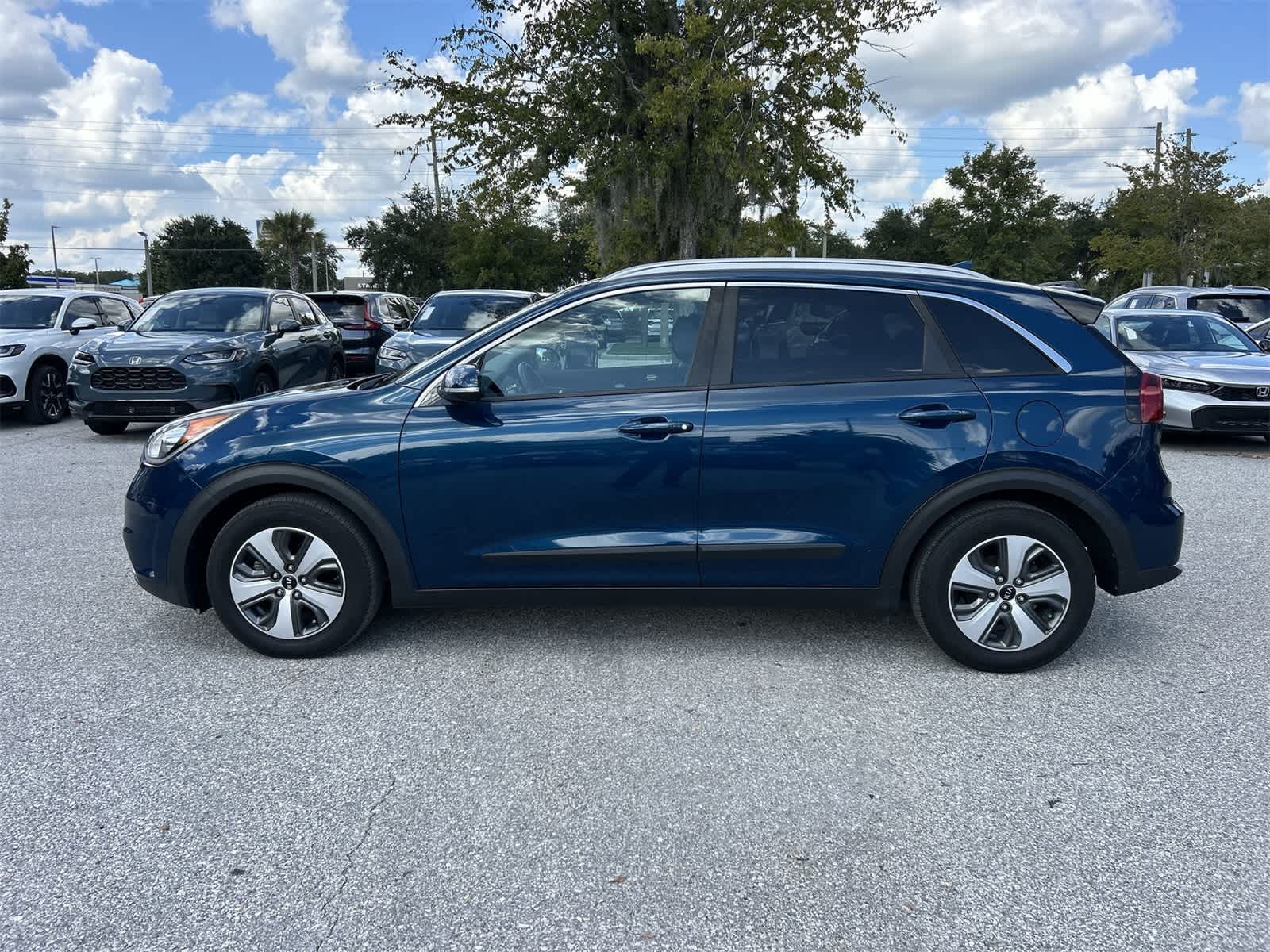 Thumbnail: 2018 Kia Niro - 3