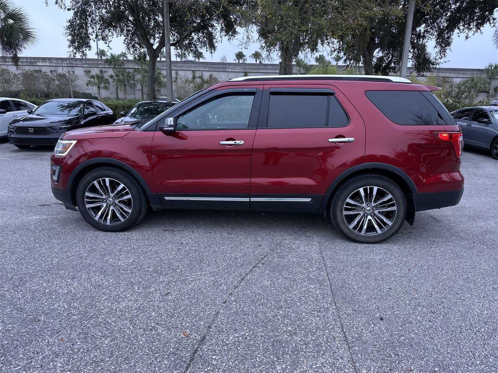 Thumbnail: 2017 Ford Explorer - 3