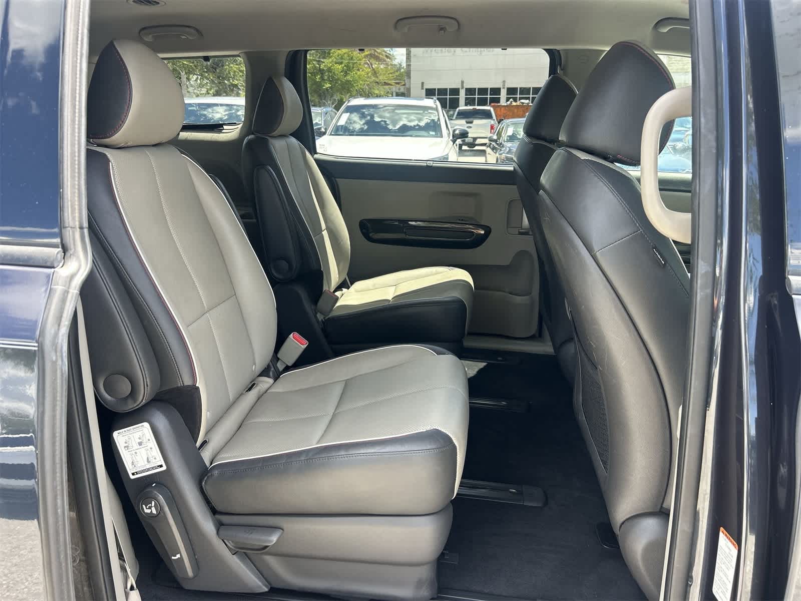 Thumbnail: 2015 Kia Sedona - 16