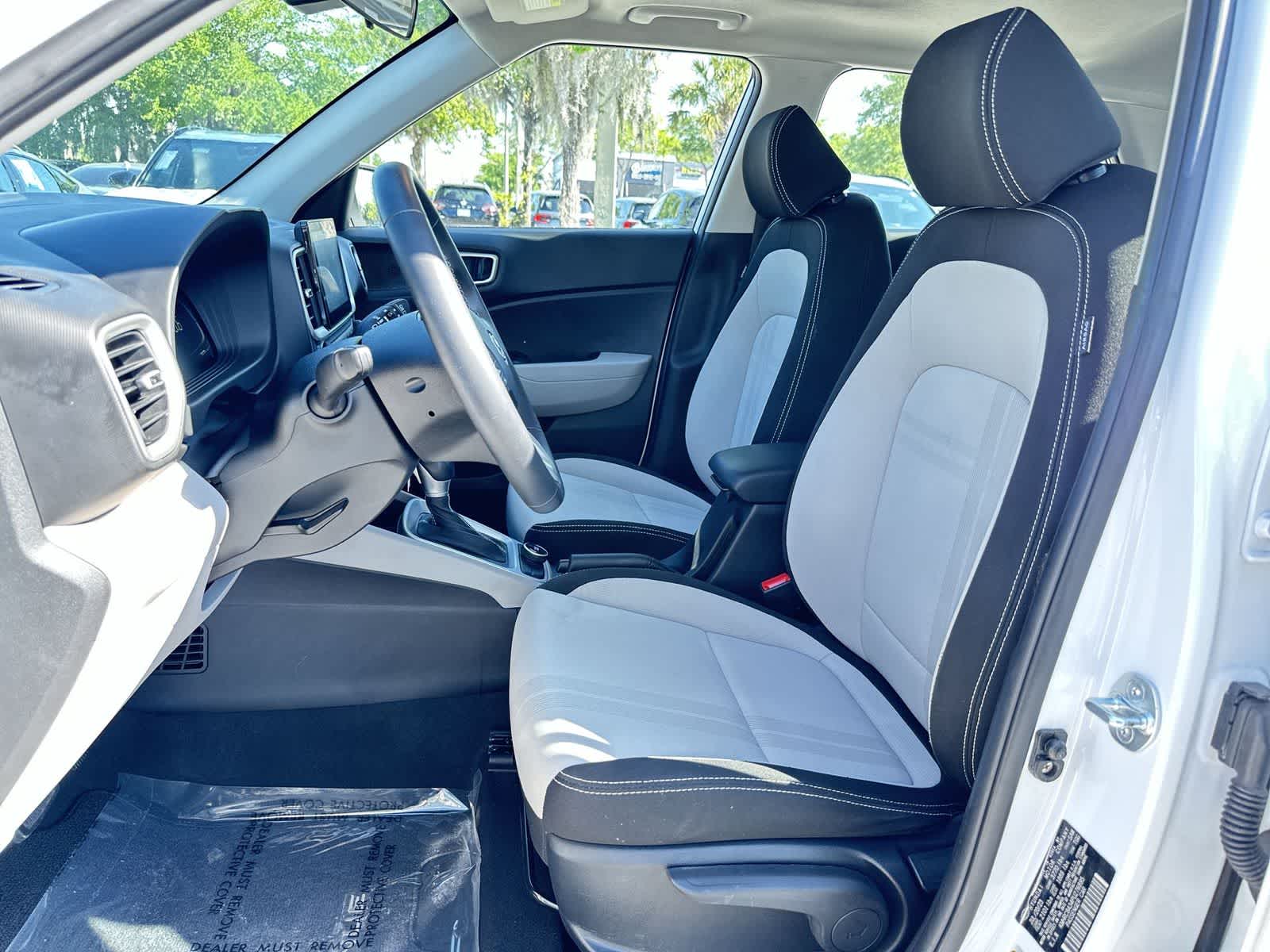 Thumbnail: 2023 Hyundai Venue - 13