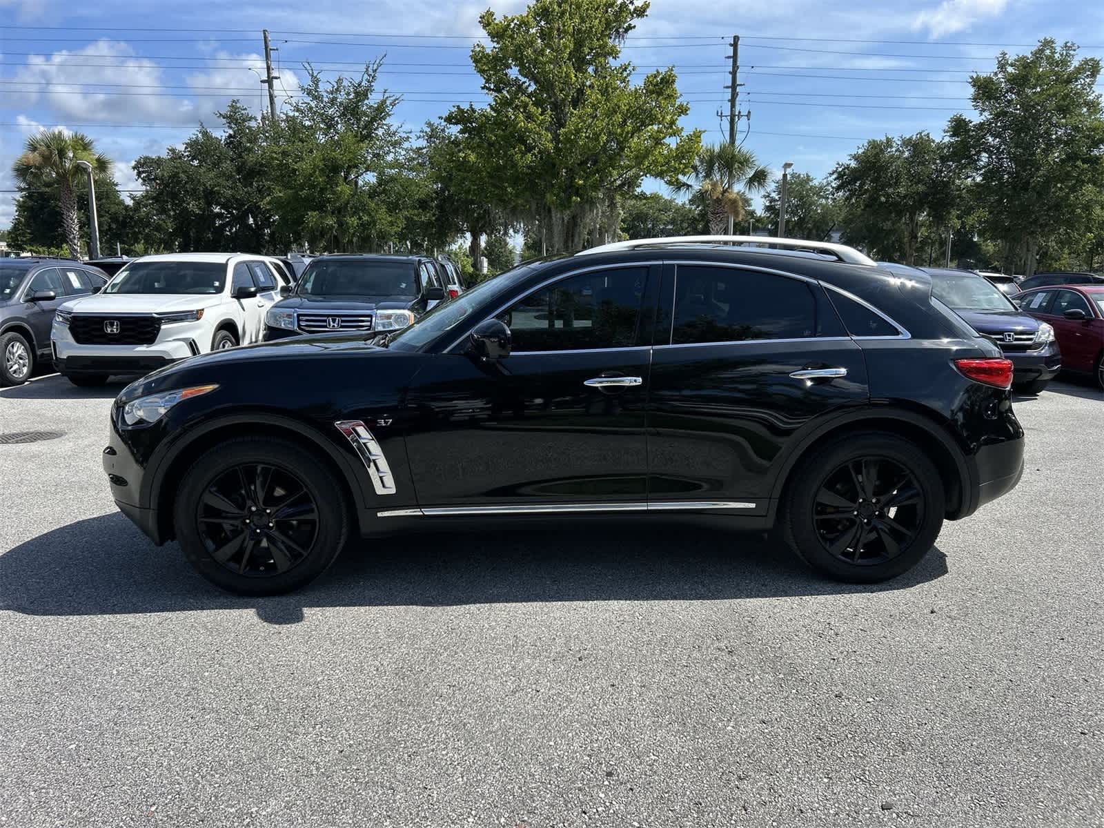 Thumbnail: 2016 INFINITI QX70 - 3