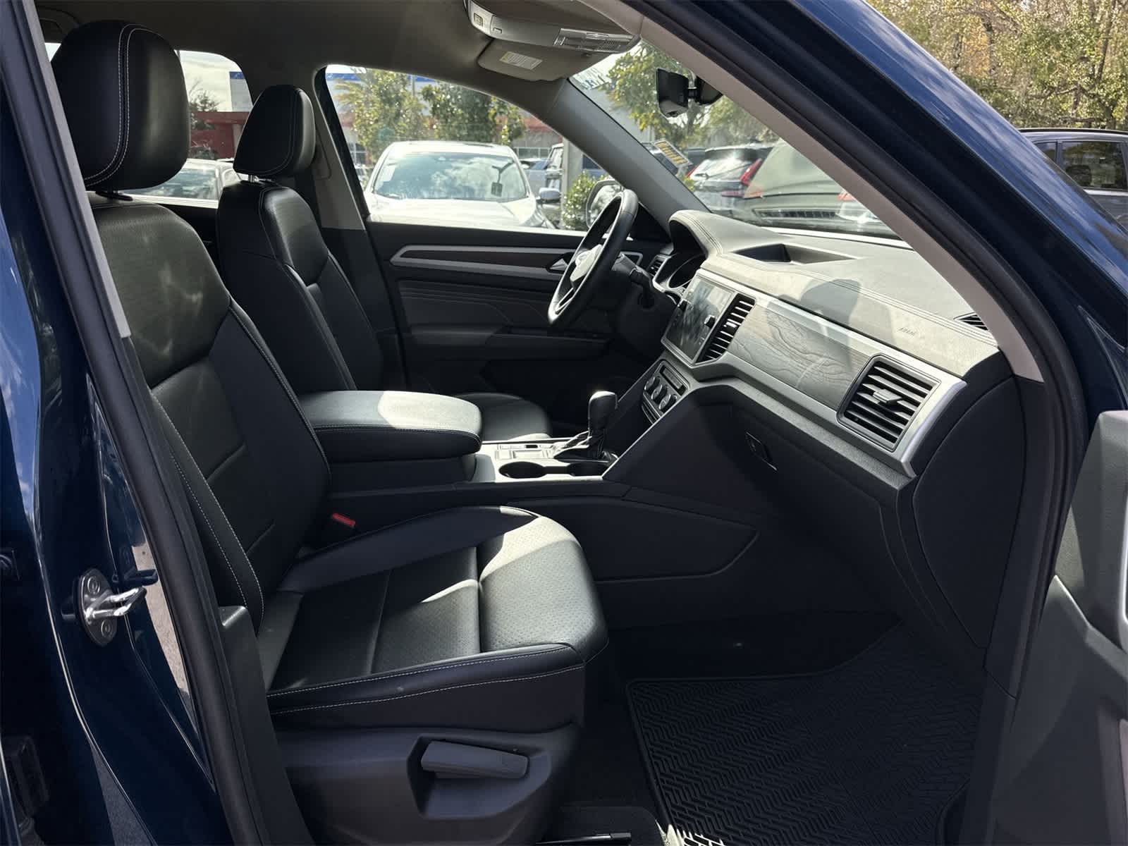 Thumbnail: 2021 Volkswagen Atlas - 17