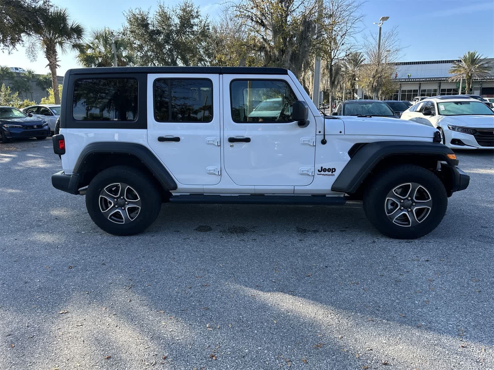 Thumbnail: 2022 Jeep Wrangler - 7