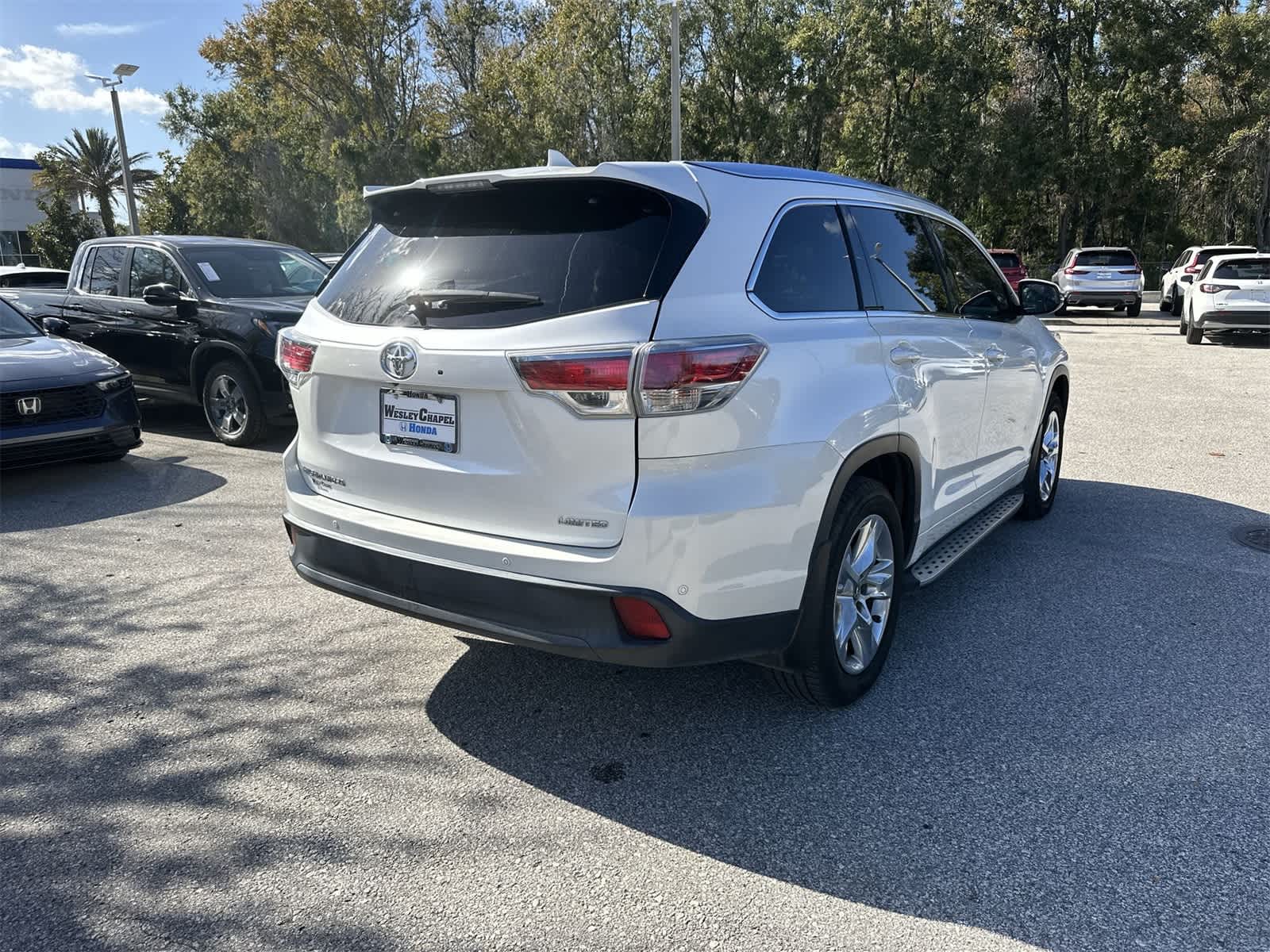 Thumbnail: 2016 Toyota Highlander - 6