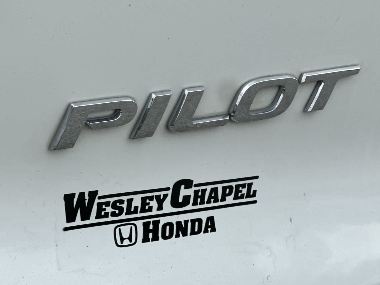 Thumbnail: 2017 Honda Pilot - 19