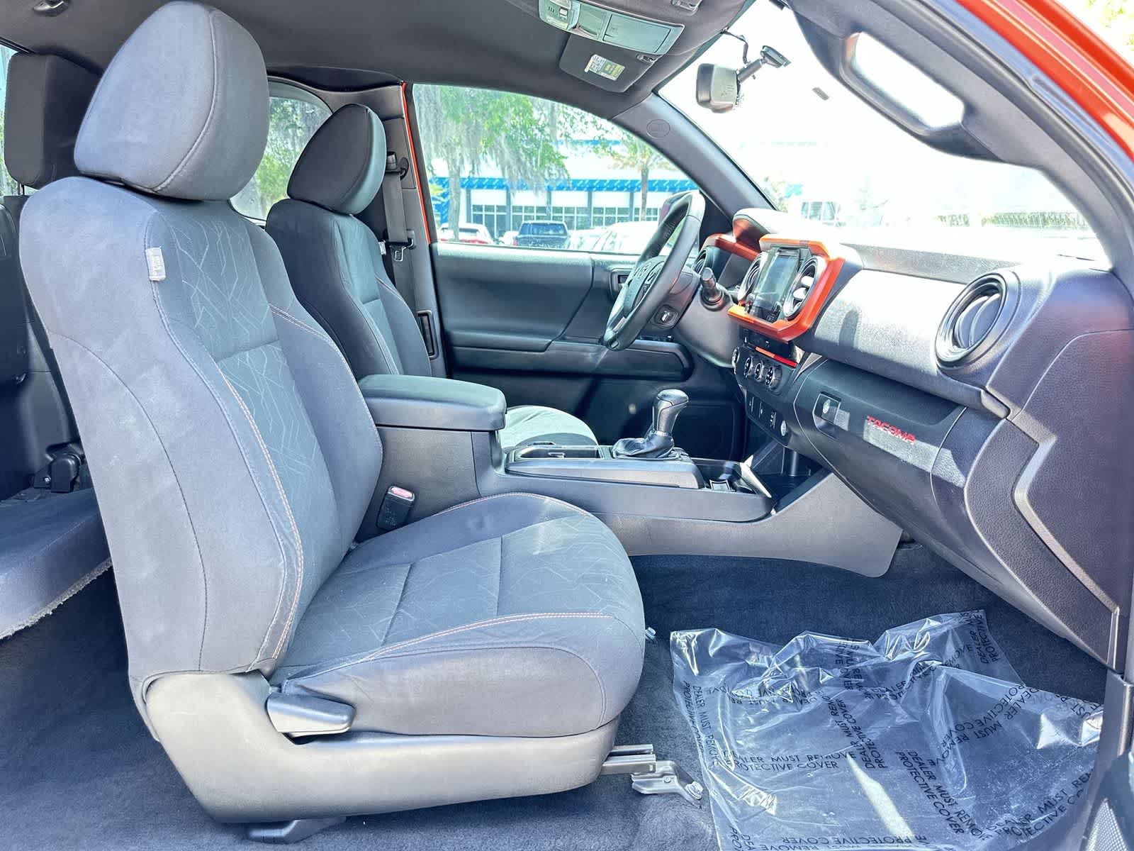 Thumbnail: 2016 Toyota Tacoma - 17