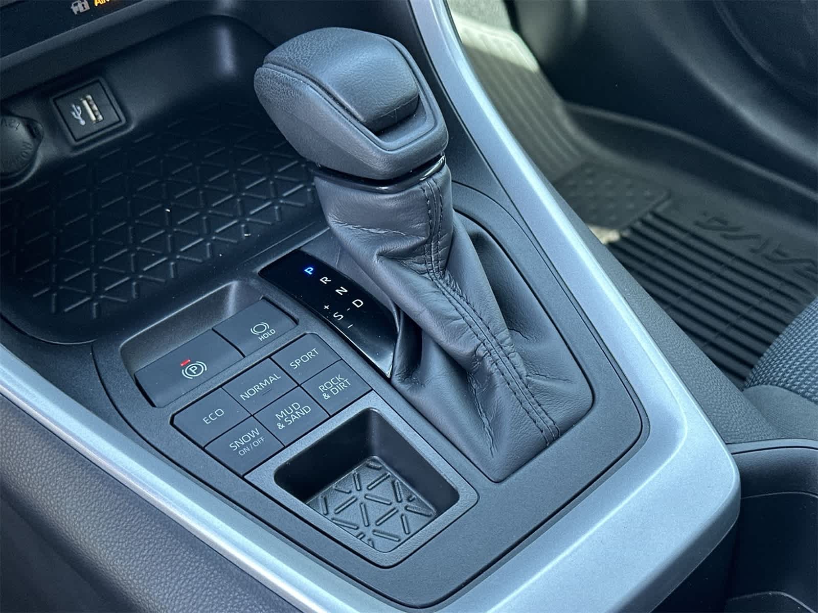 Thumbnail: 2024 Toyota RAV4 - 21