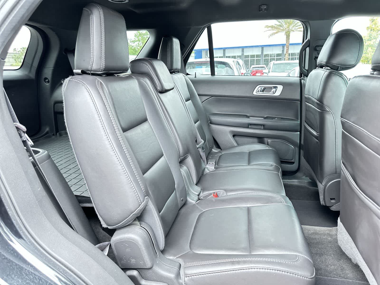 Thumbnail: 2013 Ford Explorer - 16