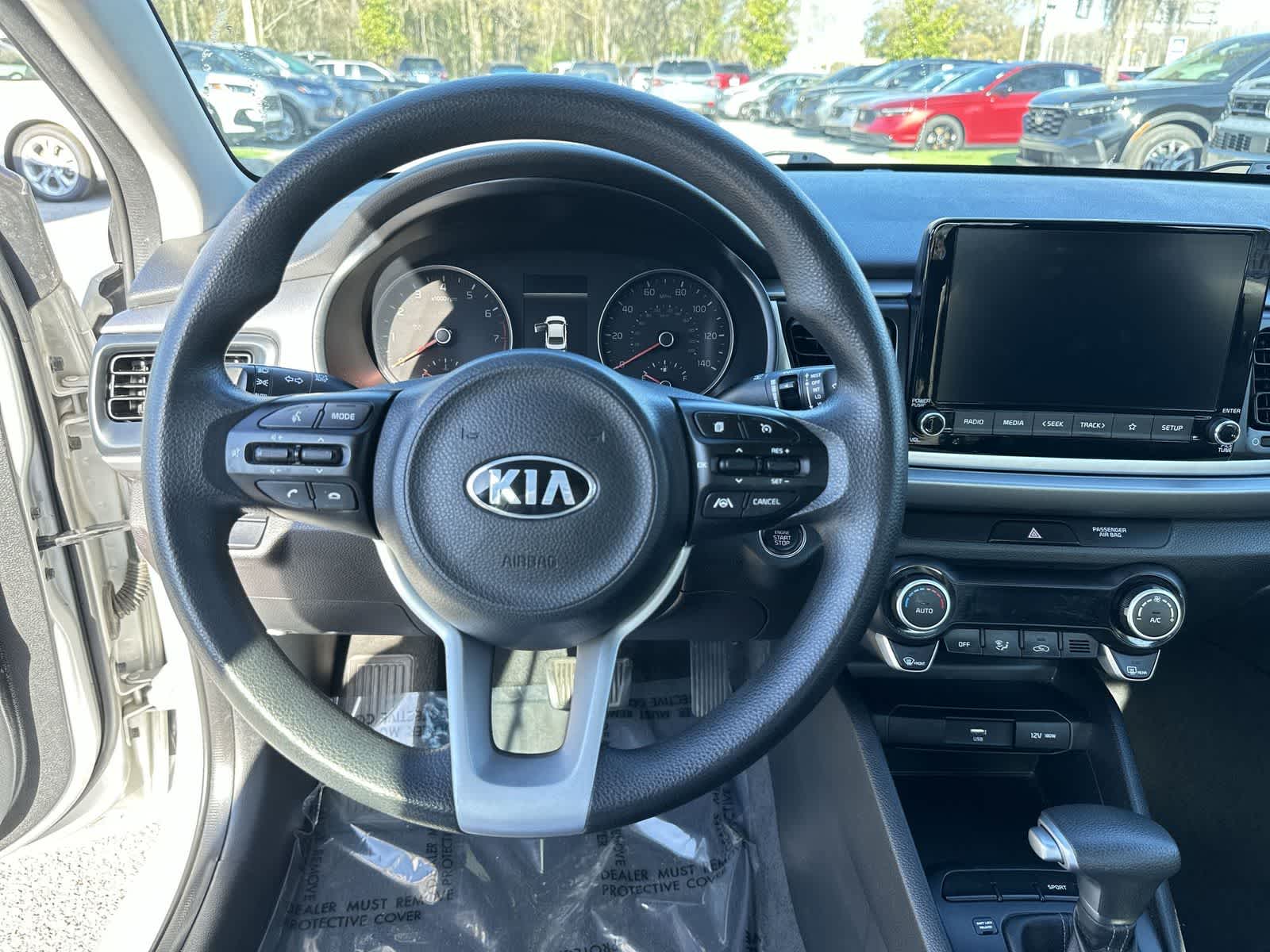 Thumbnail: 2021 Kia Rio - 16
