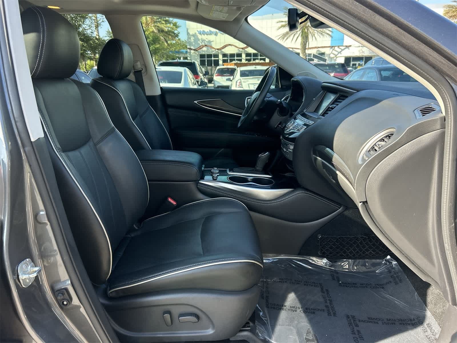 Thumbnail: 2019 INFINITI QX60 - 17