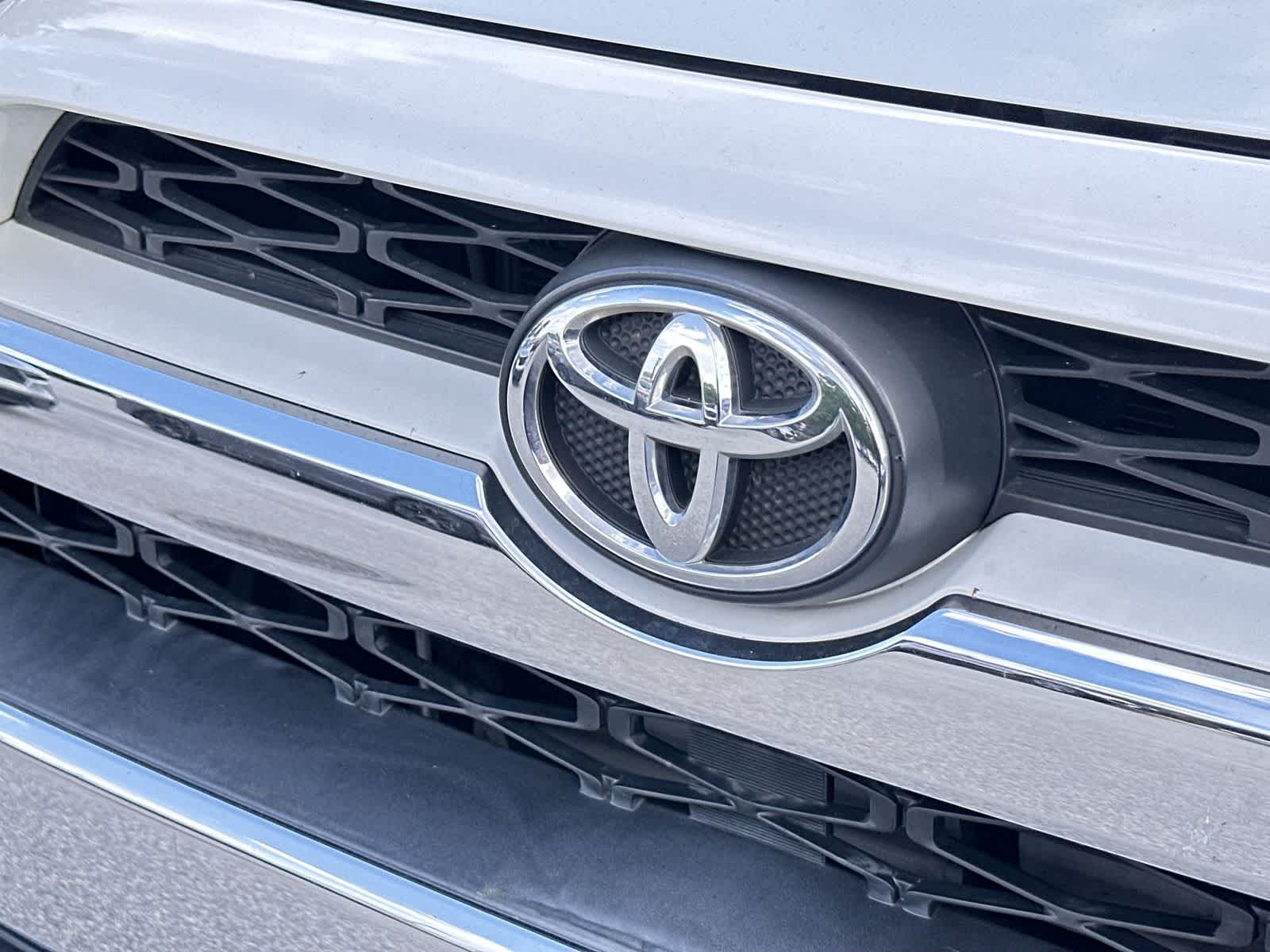 Thumbnail: 2016 Toyota 4Runner - 10