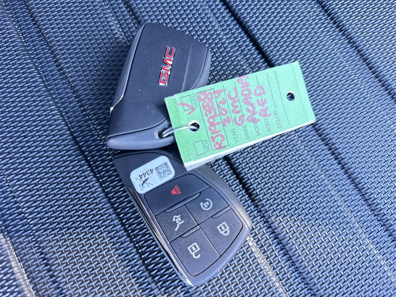 Thumbnail: 2024 GMC Acadia - 26