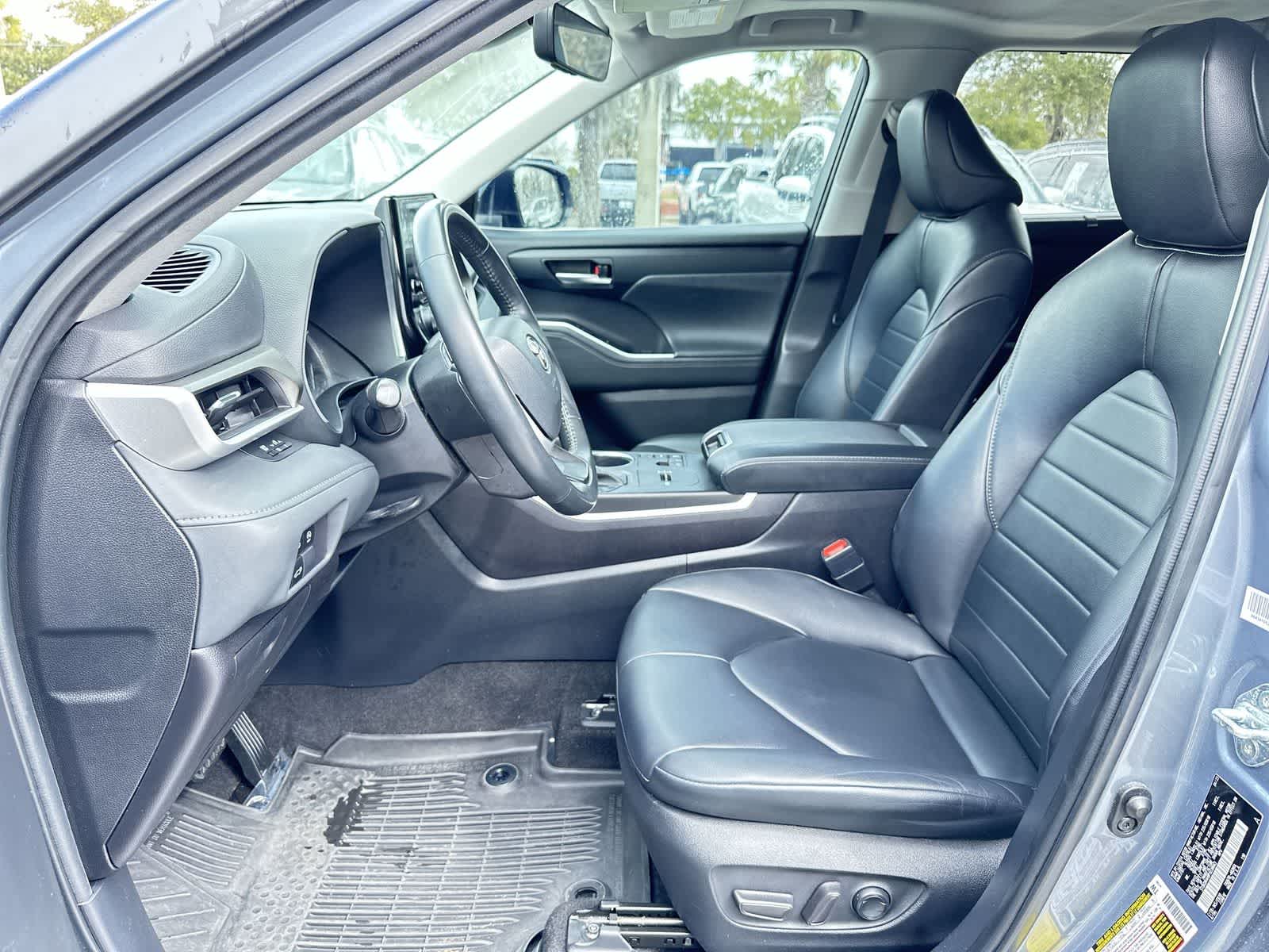 Thumbnail: 2023 Toyota Highlander - 13