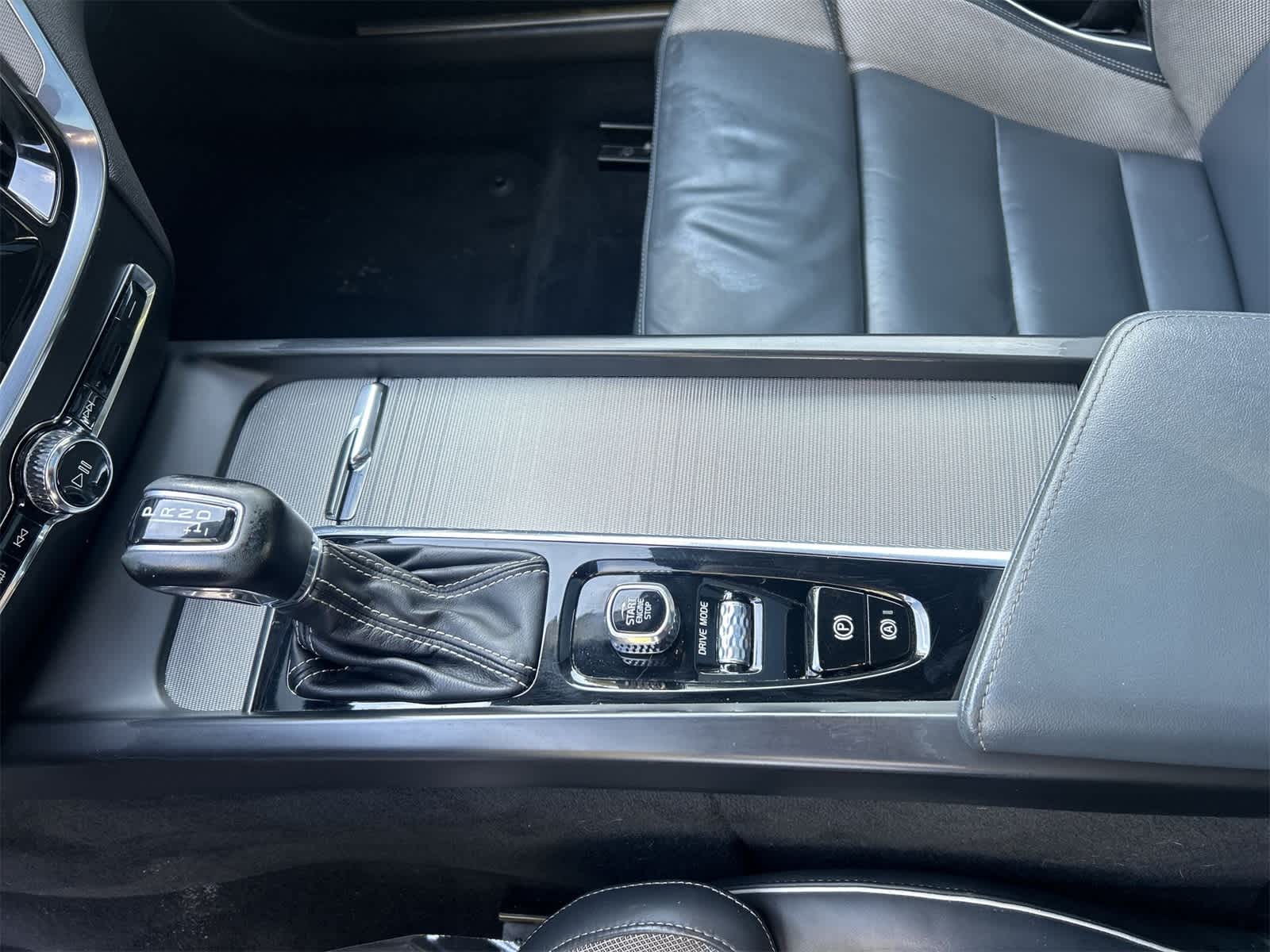 Thumbnail: 2020 Volvo V60 - 20