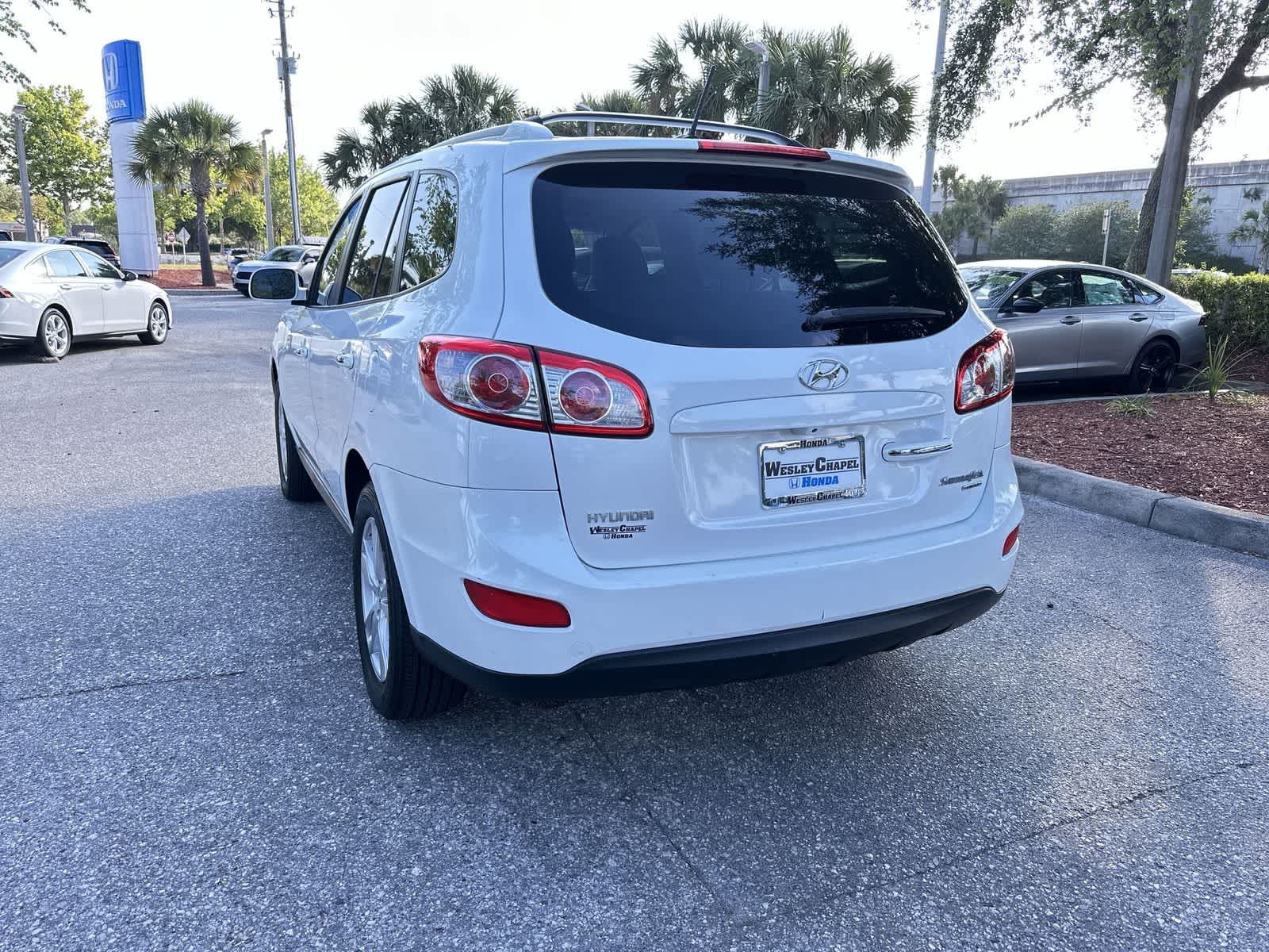 Thumbnail: 2011 Hyundai Santa Fe - 4