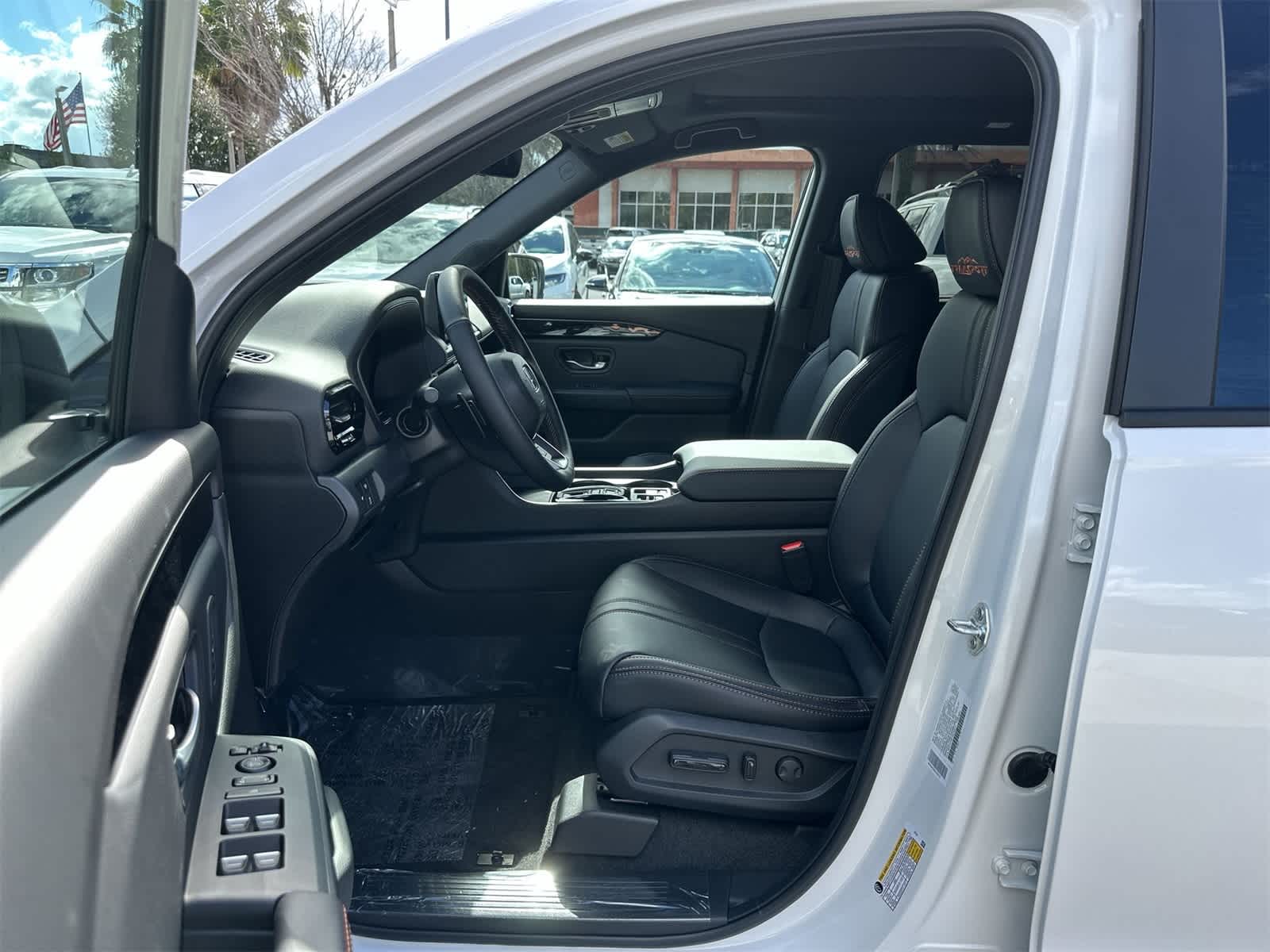 Thumbnail: 2025 Honda Pilot - 2