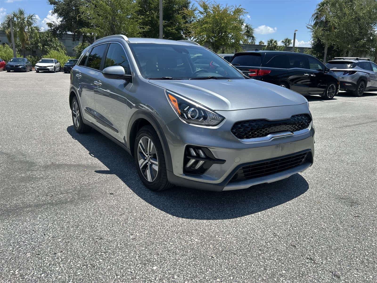 Thumbnail: 2022 Kia Niro - 8
