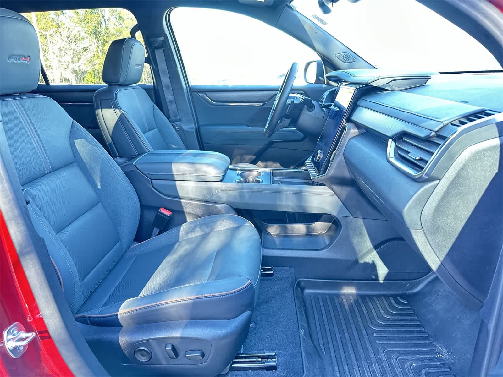 Thumbnail: 2024 GMC Acadia - 19