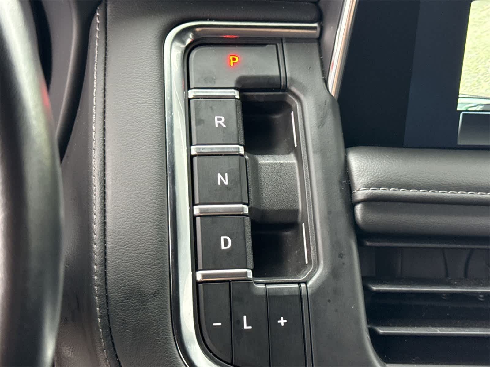 Thumbnail: 2022 Chevrolet Tahoe - 21