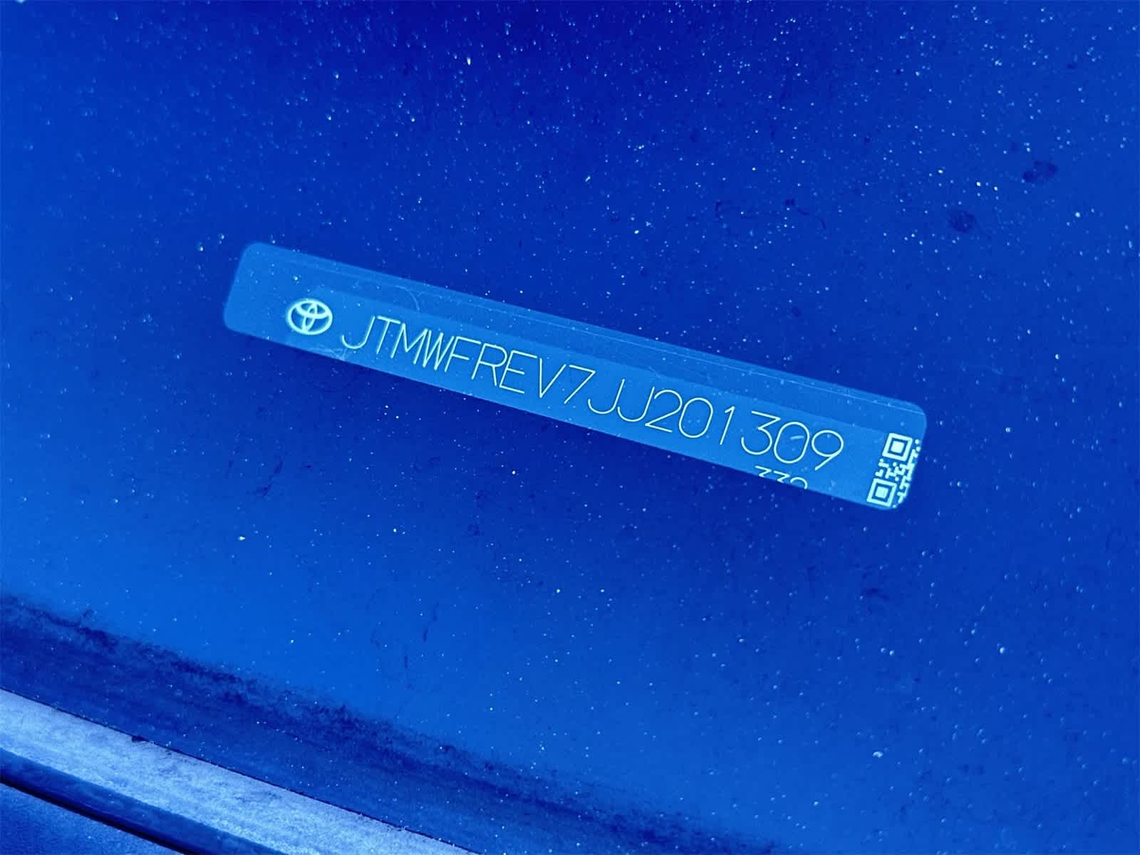 Thumbnail: 2018 Toyota RAV4 - 27