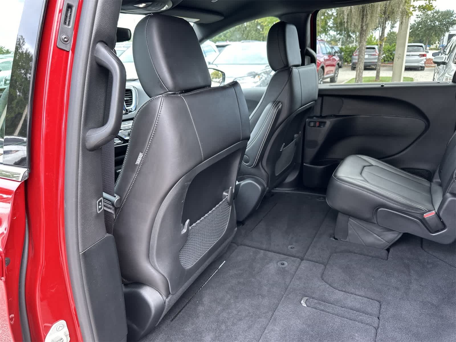 Thumbnail: 2025 Chrysler Voyager - 15