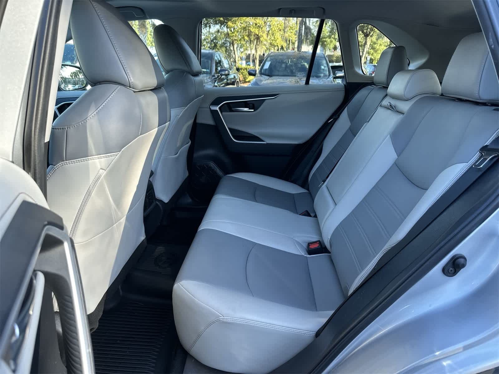 Thumbnail: 2020 Toyota RAV4 - 14