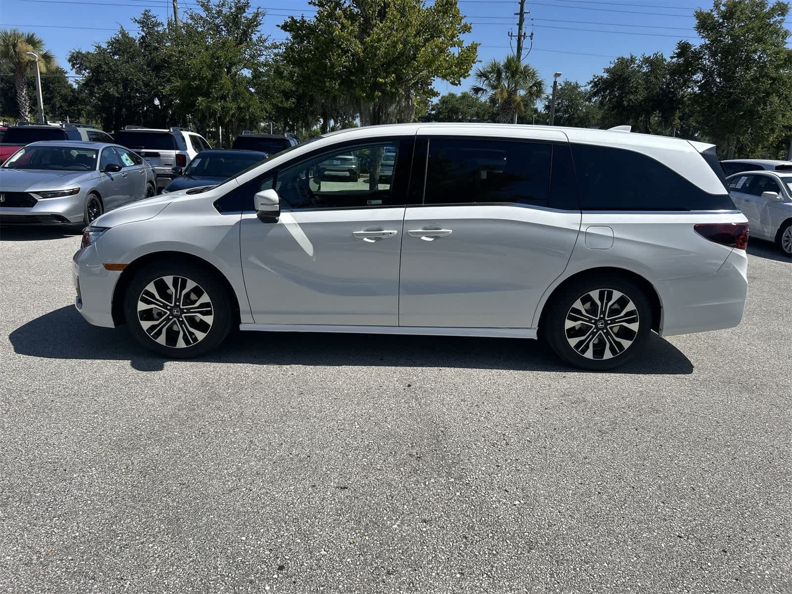 Thumbnail: 2026 Honda Odyssey - 3