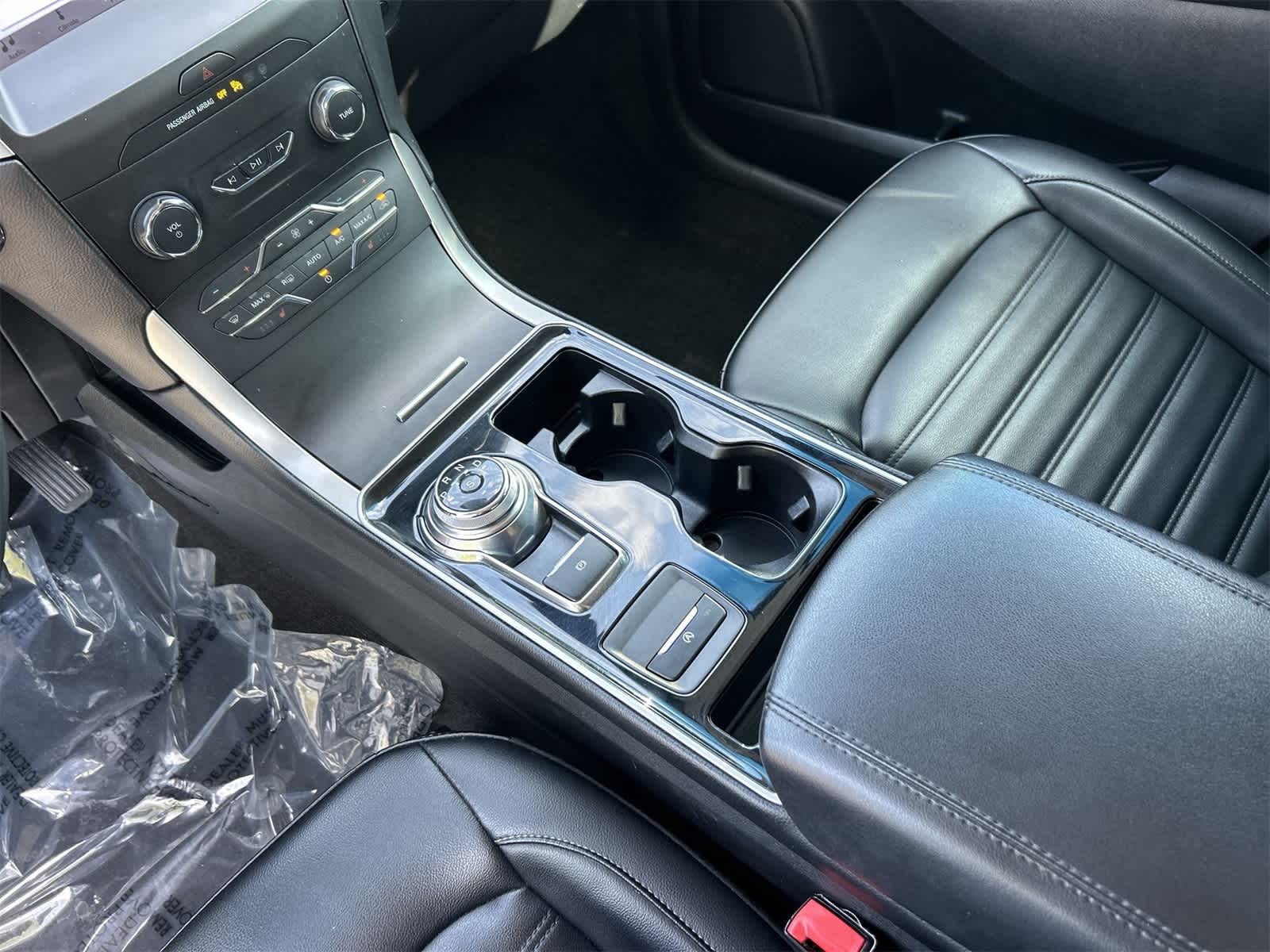2019 Ford Edge SEL 19