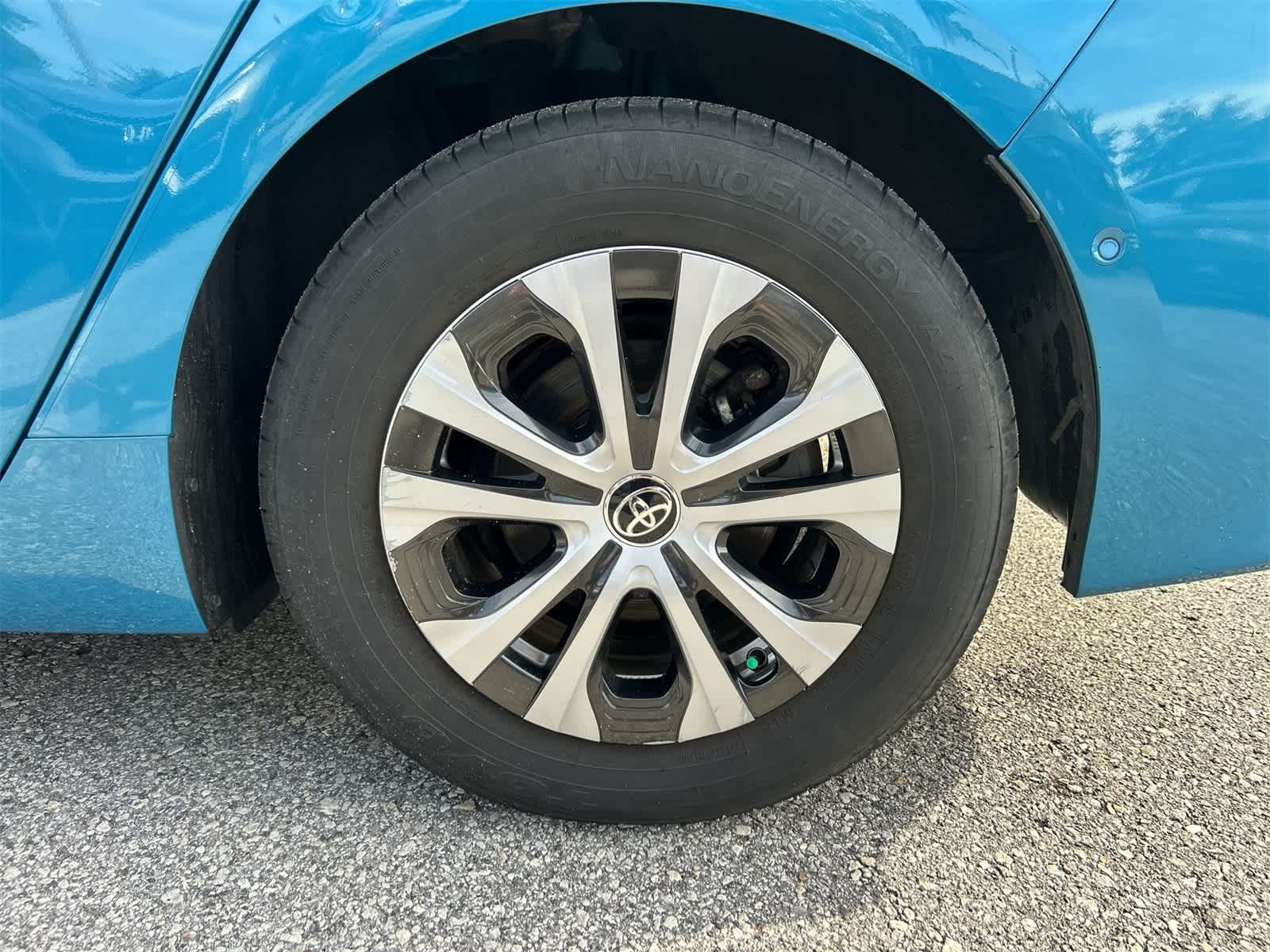 Thumbnail: 2022 Toyota Prius Prime - 12