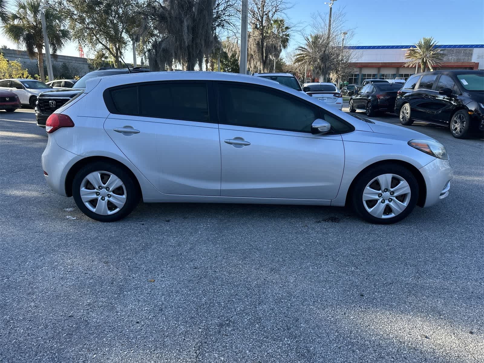 Thumbnail: 2016 Kia Forte - 7