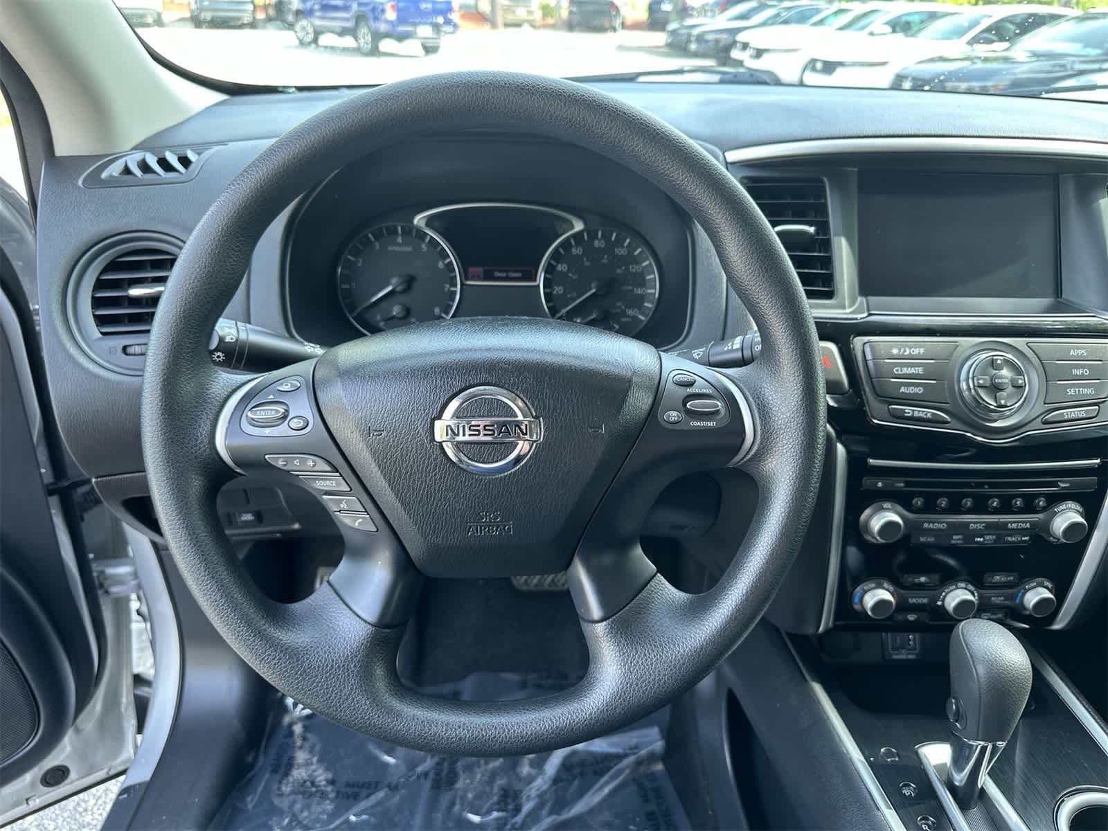 Thumbnail: 2019 Nissan Pathfinder - 18