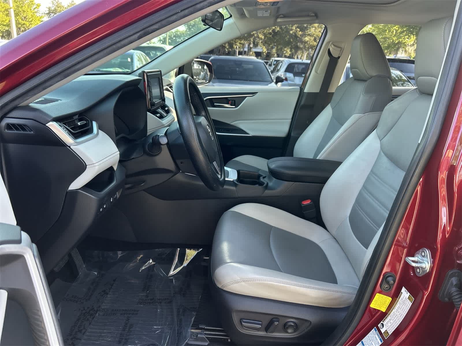 Thumbnail: 2020 Toyota RAV4 - 13