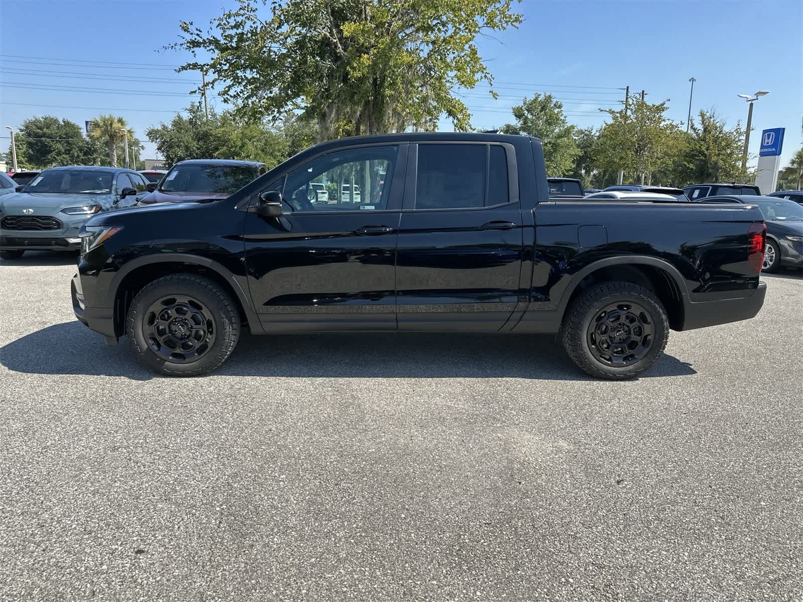 Thumbnail: 2025 Honda Ridgeline - 3