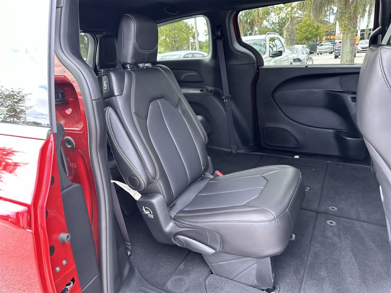 Thumbnail: 2025 Chrysler Voyager - 17