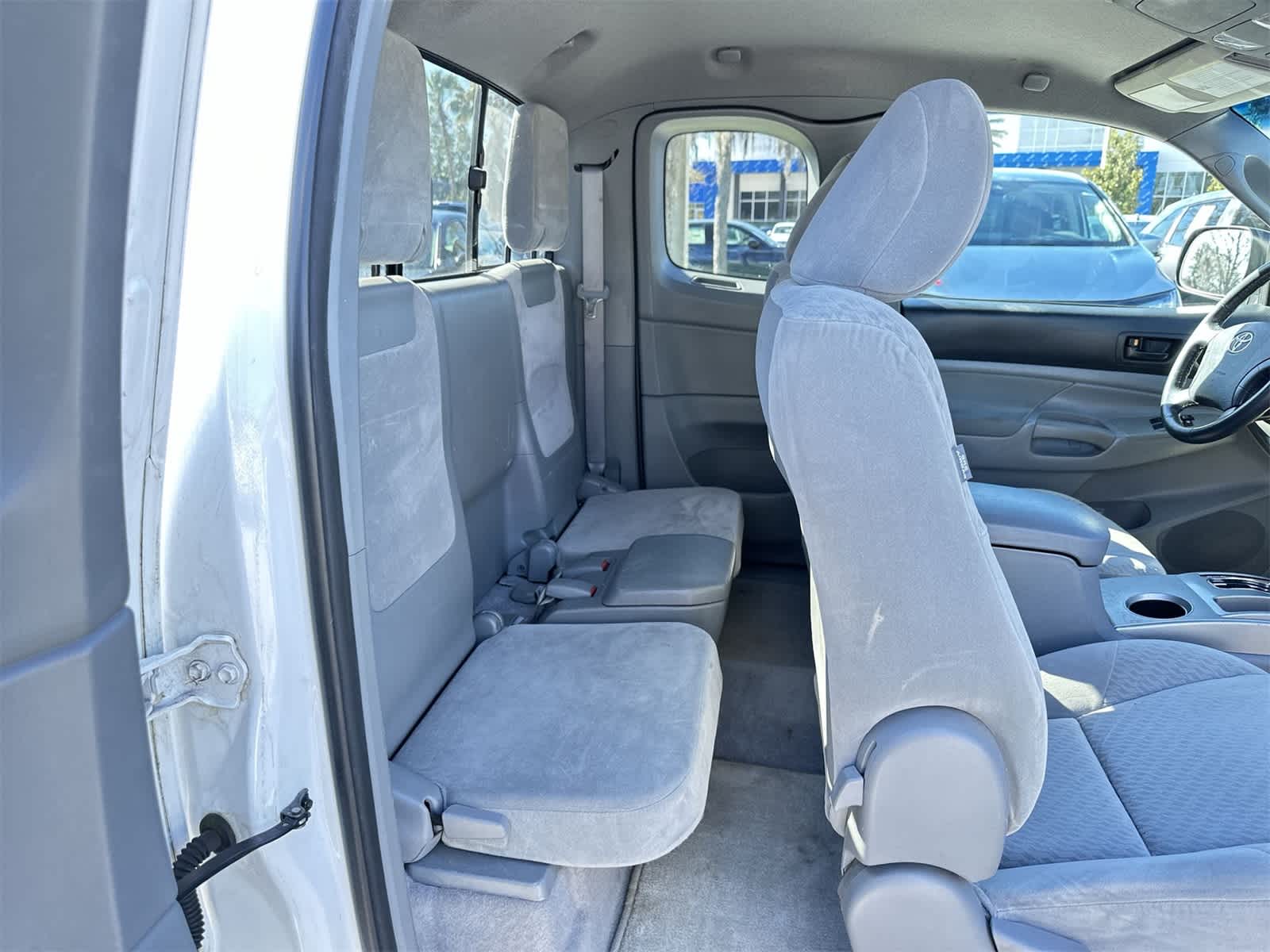 Thumbnail: 2010 Toyota Tacoma - 16