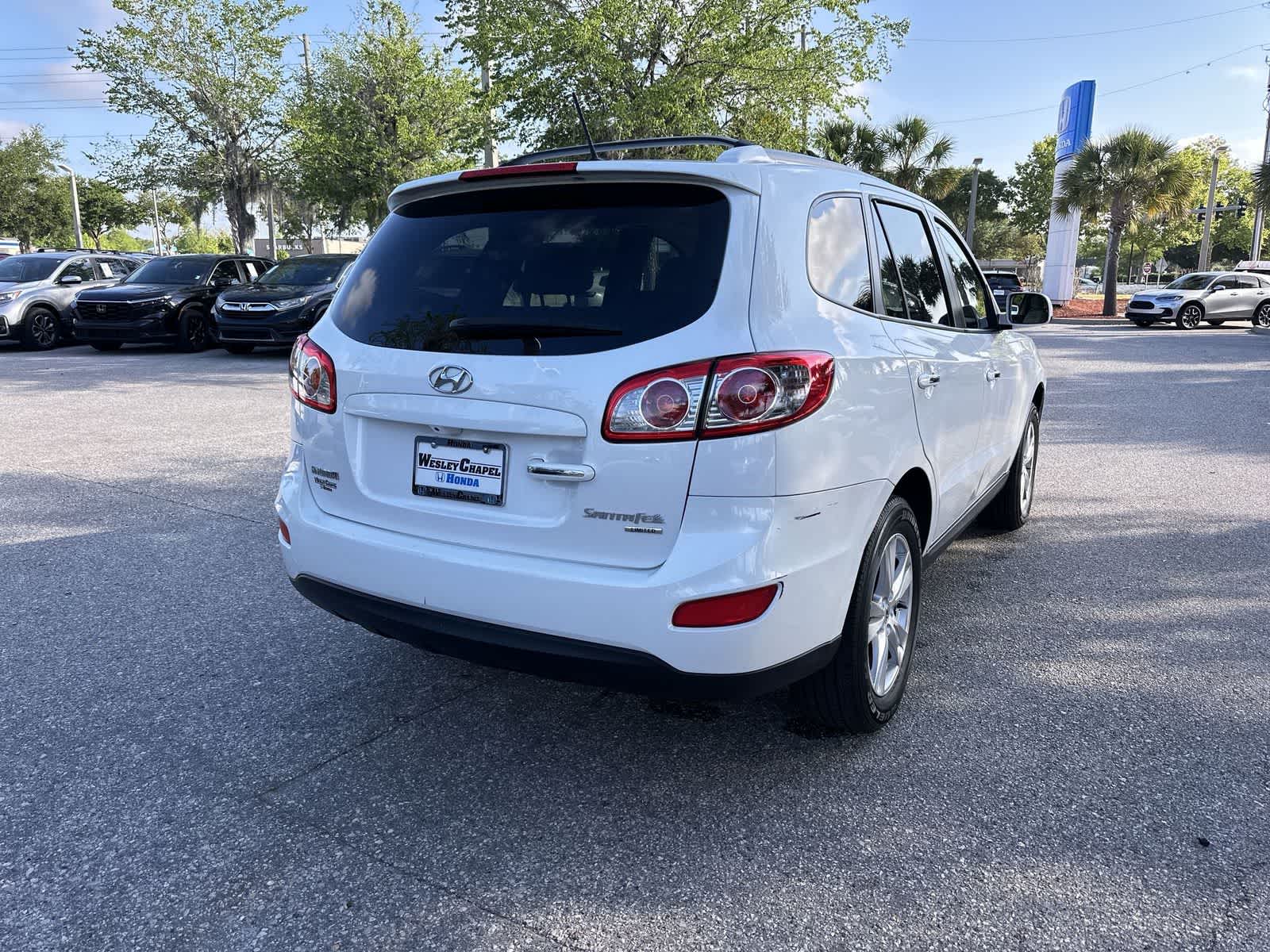 Thumbnail: 2011 Hyundai Santa Fe - 6