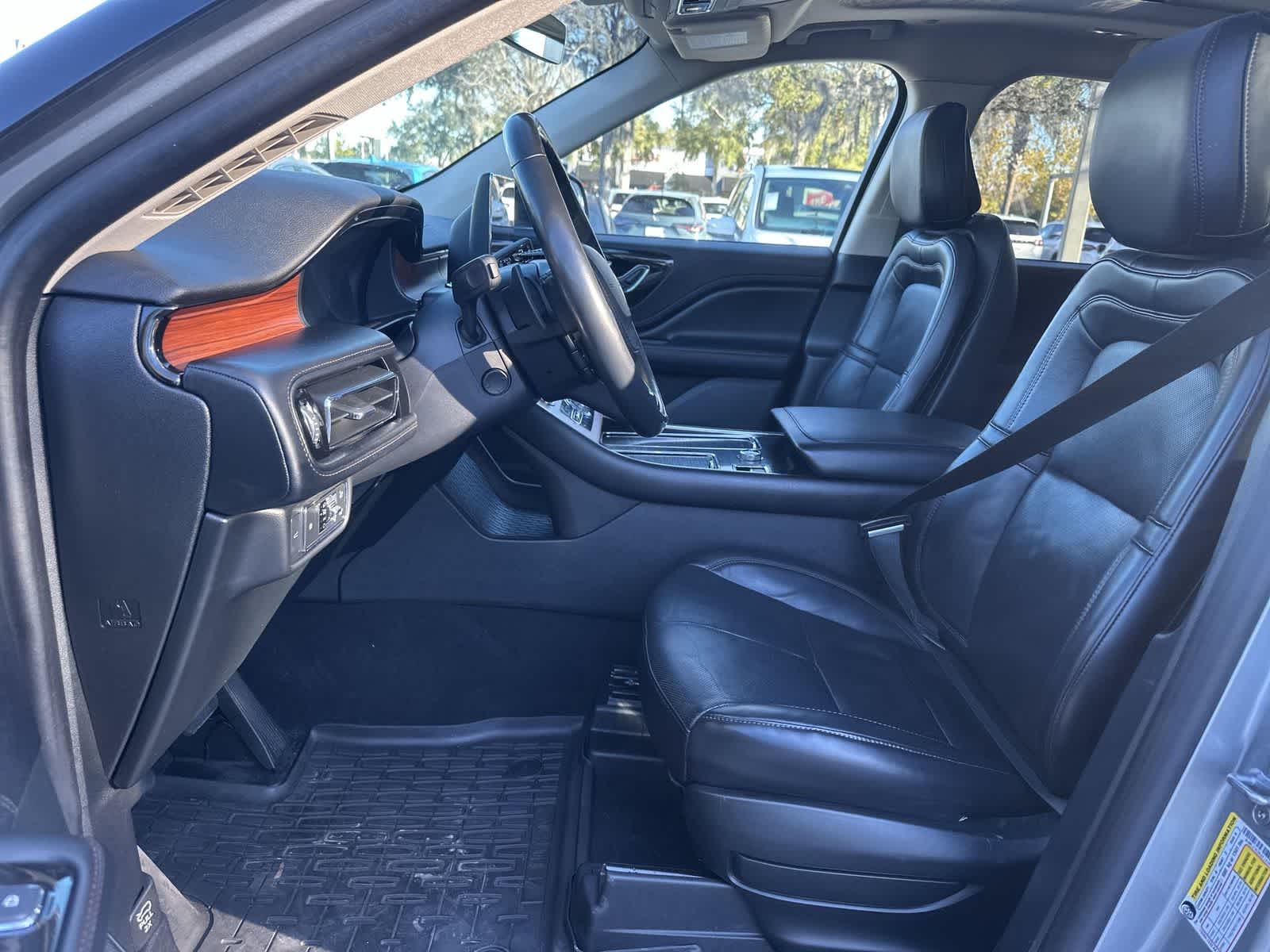 Thumbnail: 2020 Lincoln Aviator - 12