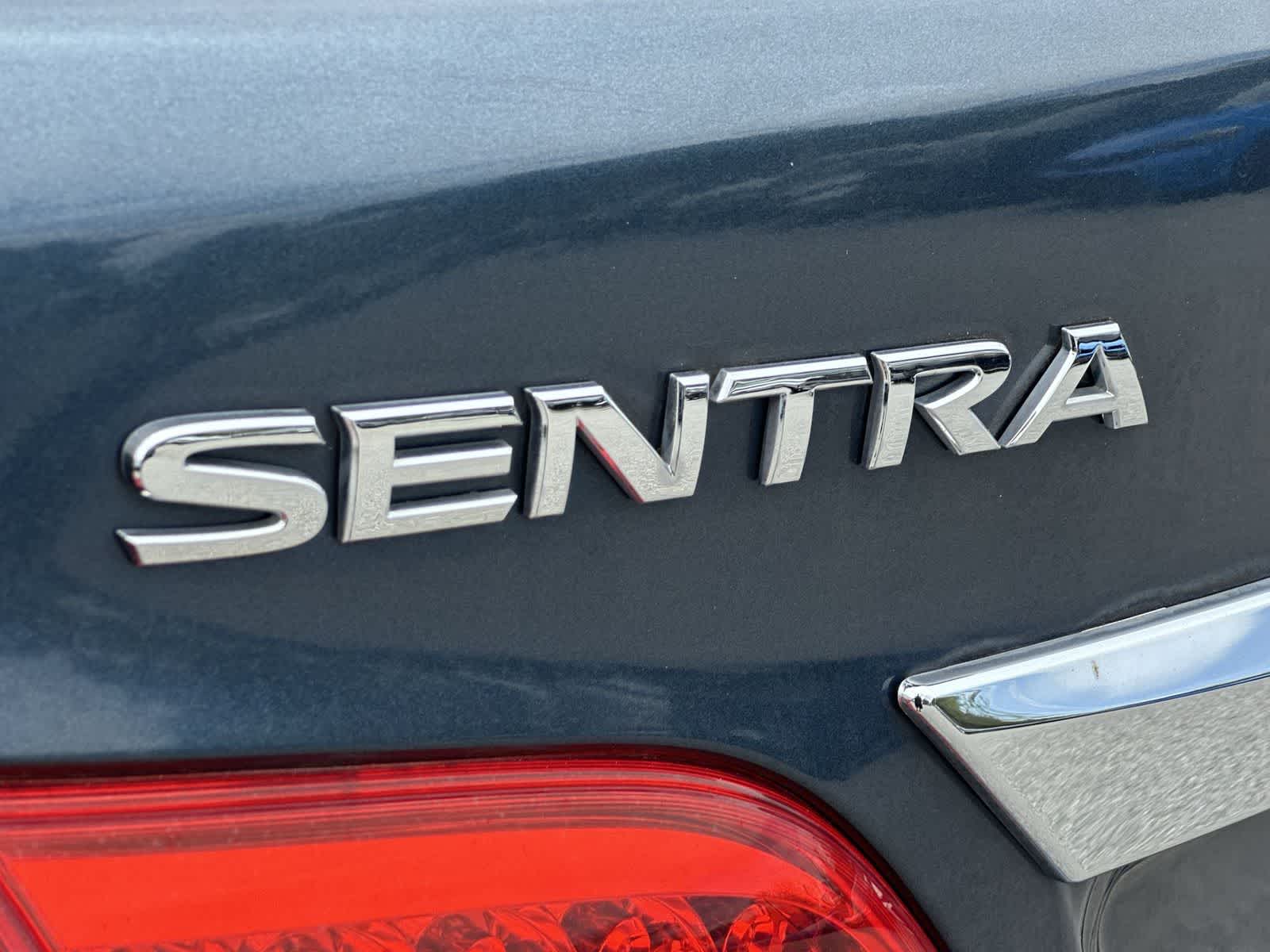 Thumbnail: 2015 Nissan Sentra - 11