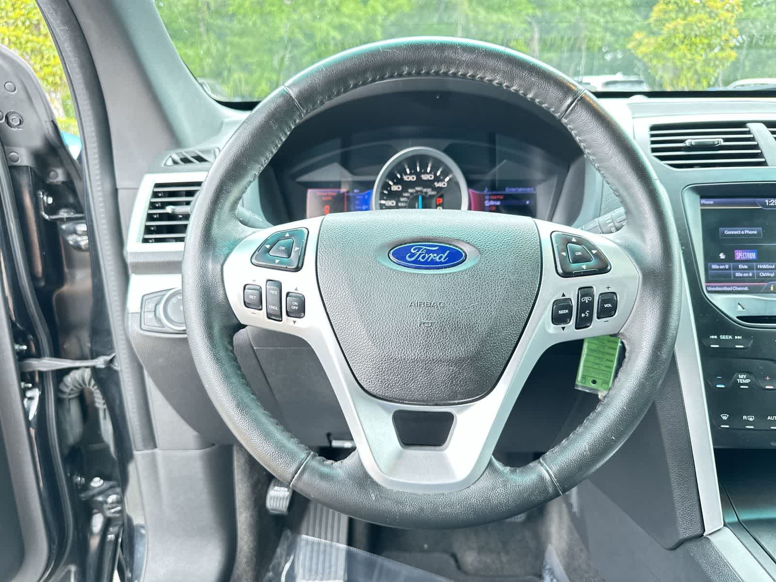 Thumbnail: 2013 Ford Explorer - 18