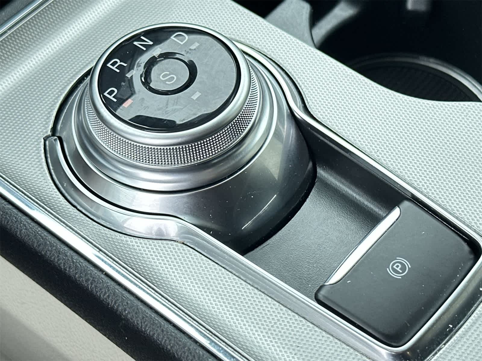 Thumbnail: 2022 Ford Edge - 20