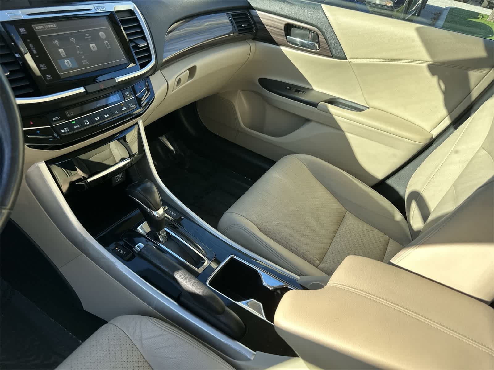 Thumbnail: 2016 Honda Accord - 19